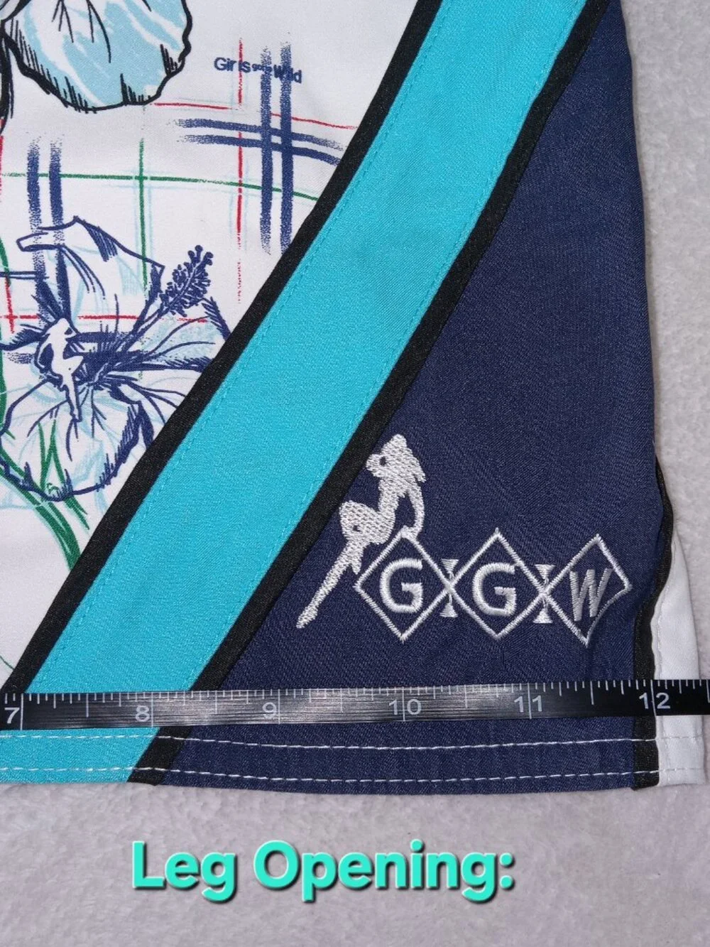 Girls Gone Wild Board Shorts M Floral Tribal Surf Swim Trunks RARE Y2K NWOT